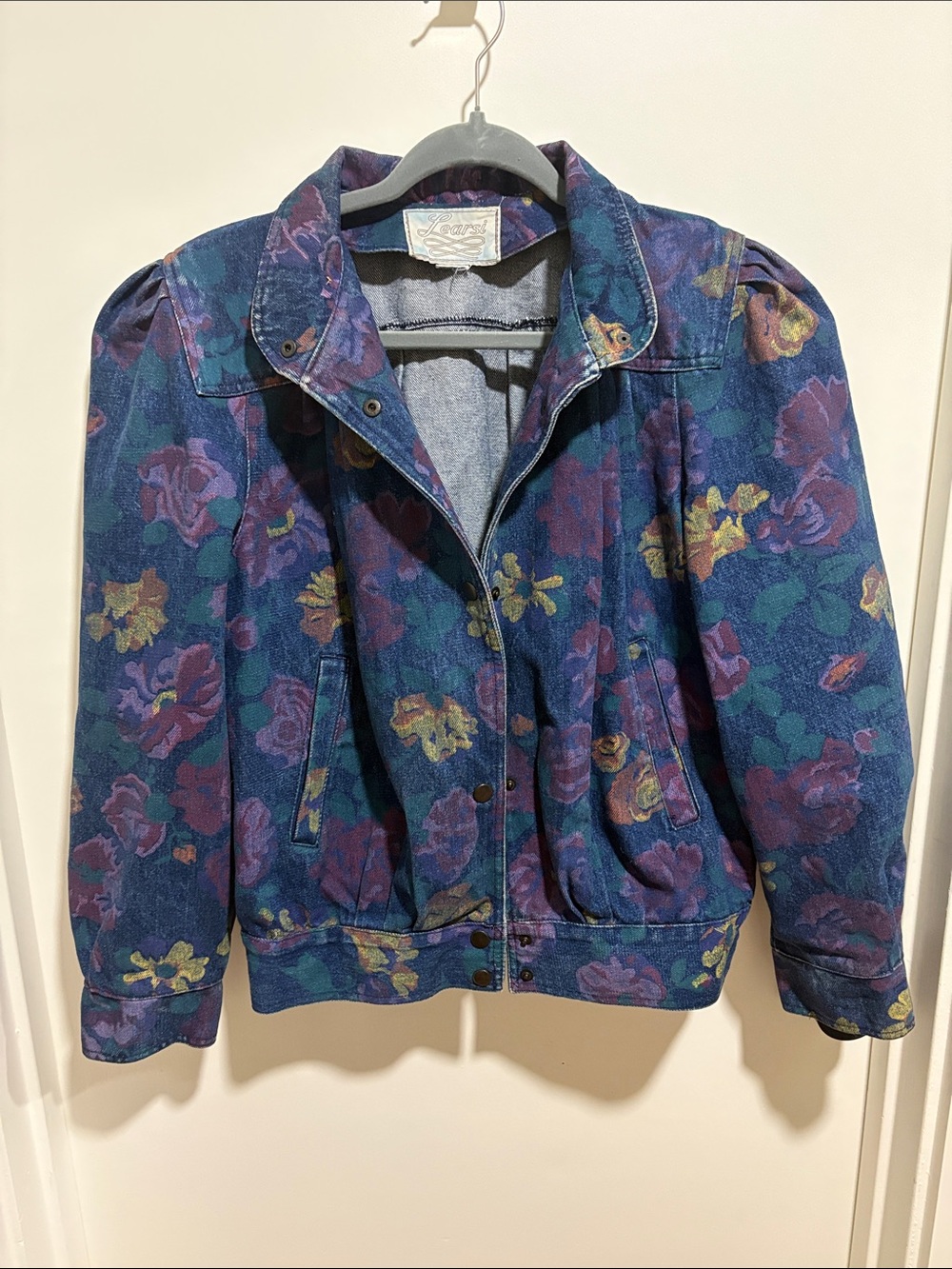 Vintage Floral one-of-a-kind Jacket - blue jean. Medium- Large Size